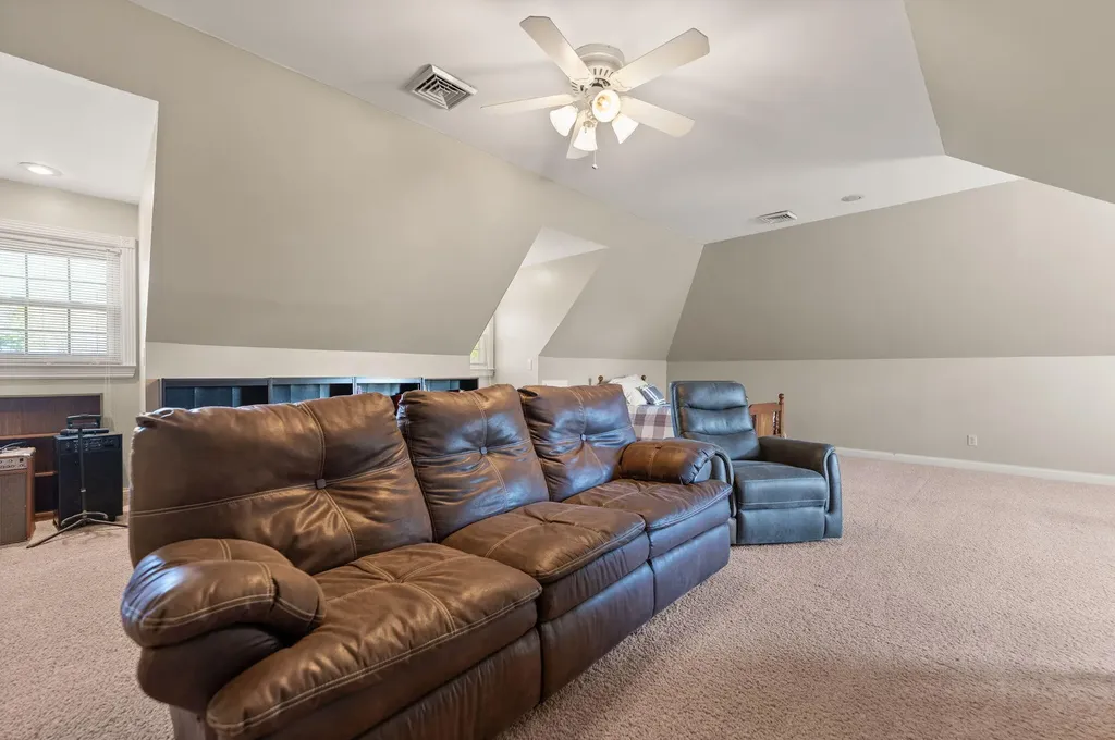 230 Royal Drive London KY 40744