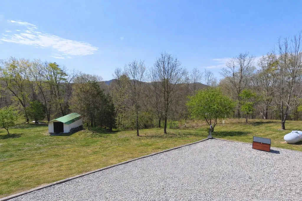 1440 Spout Springs Road Clay City KY 40312