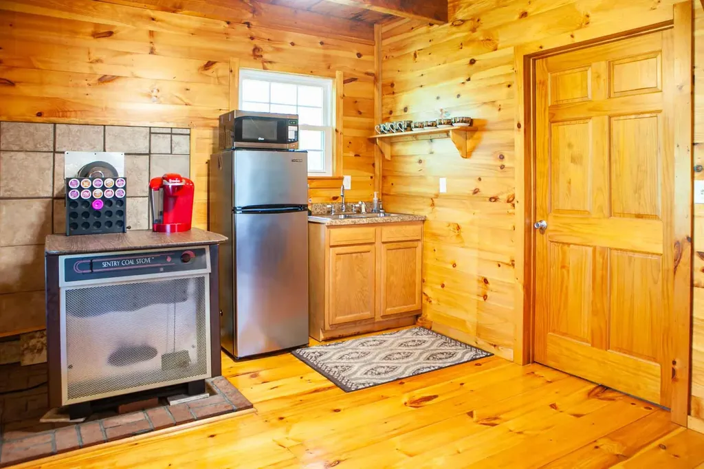 1440 Spout Springs Road Clay City KY 40312