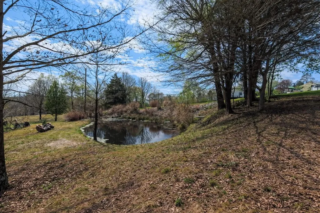 1440 Spout Springs Road Clay City KY 40312