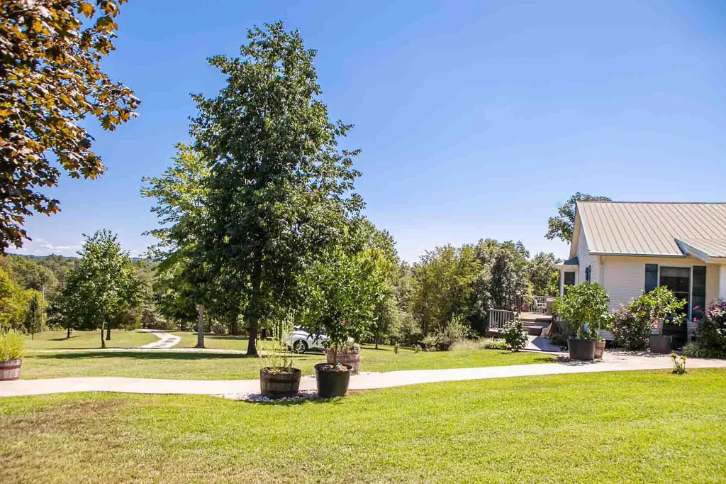 1440 Spout Springs Road Clay City KY 40312