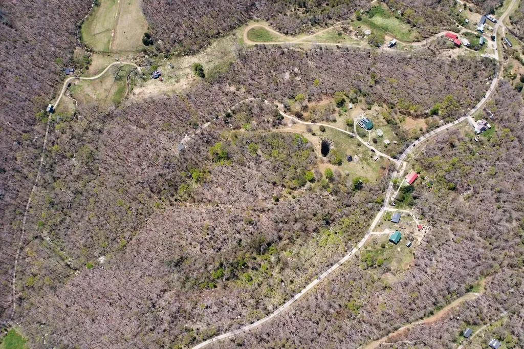1440 Spout Springs Road Clay City KY 40312
