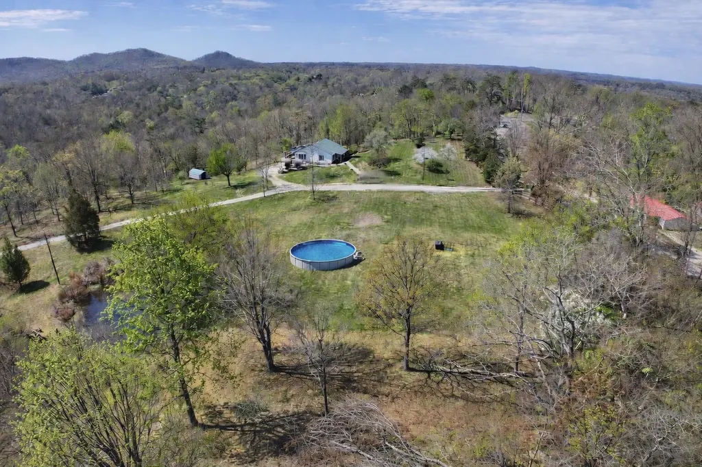 1440 Spout Springs Road Clay City KY 40312
