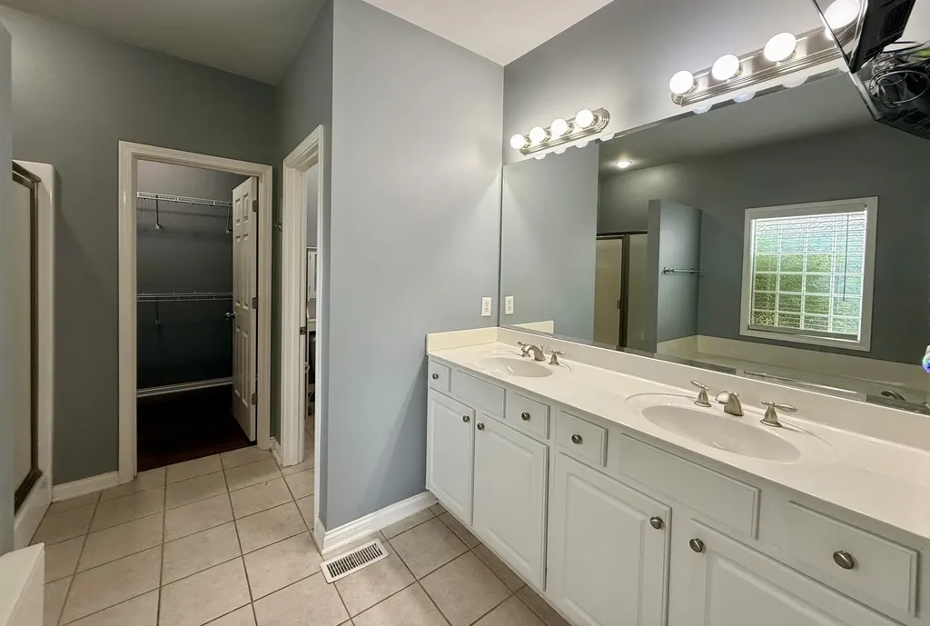 1217 Angus Trail Lexington KY 40509
