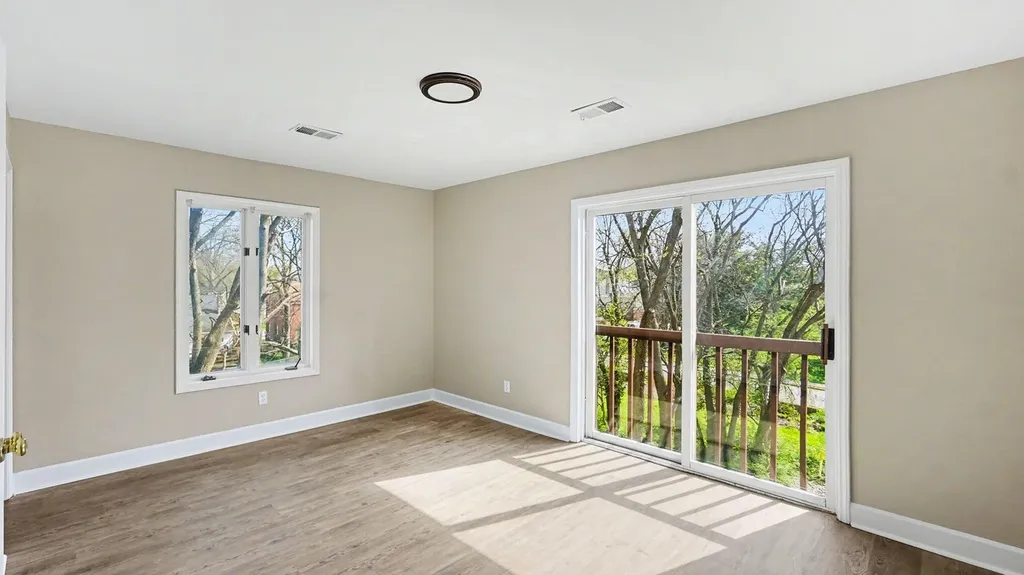 1640 Nicholasville Road Lexington KY 40503