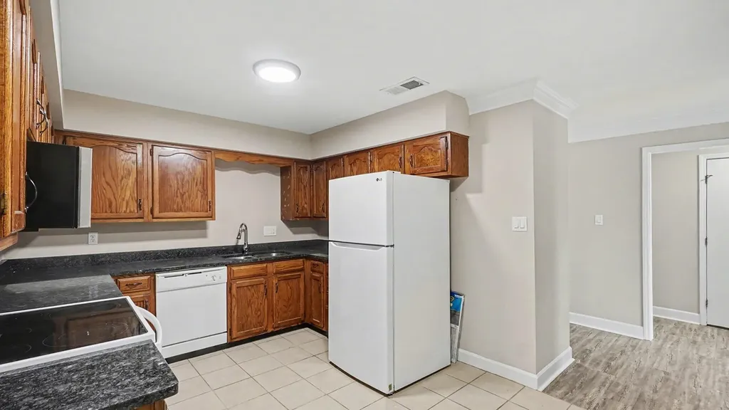 1640 Nicholasville Road Lexington KY 40503