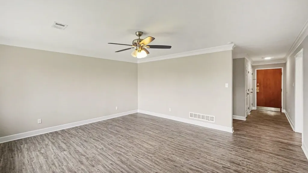 1640 Nicholasville Road Lexington KY 40503