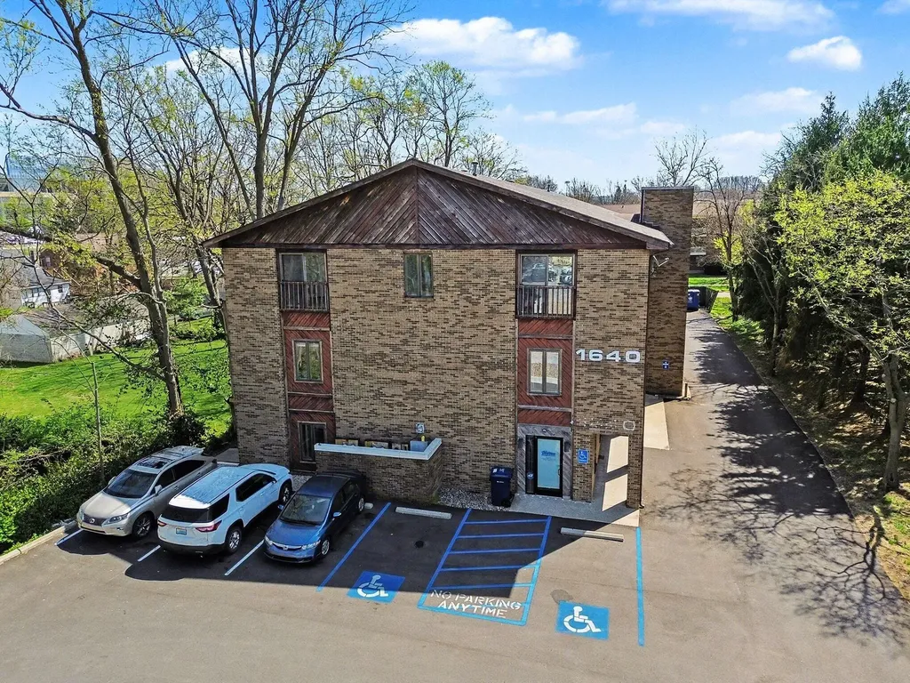 1640 Nicholasville Road Lexington KY 40503