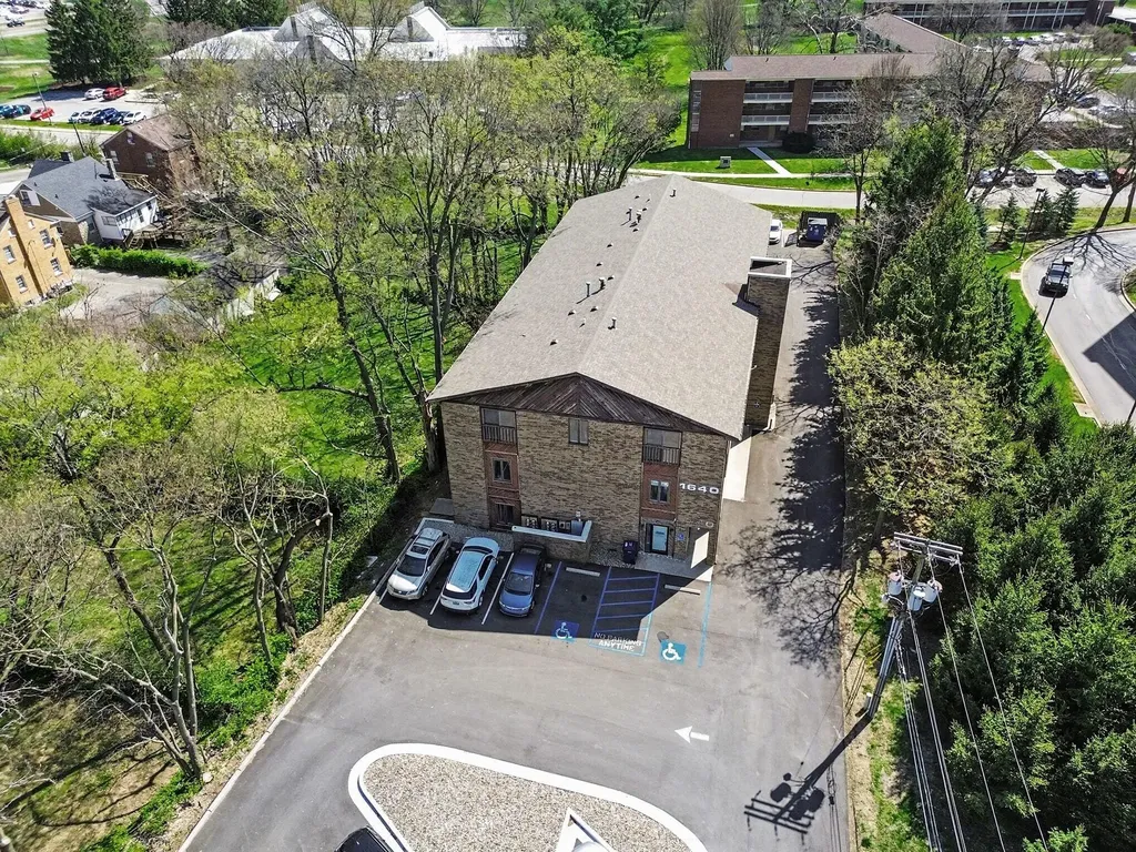 1640 Nicholasville Road Lexington KY 40503