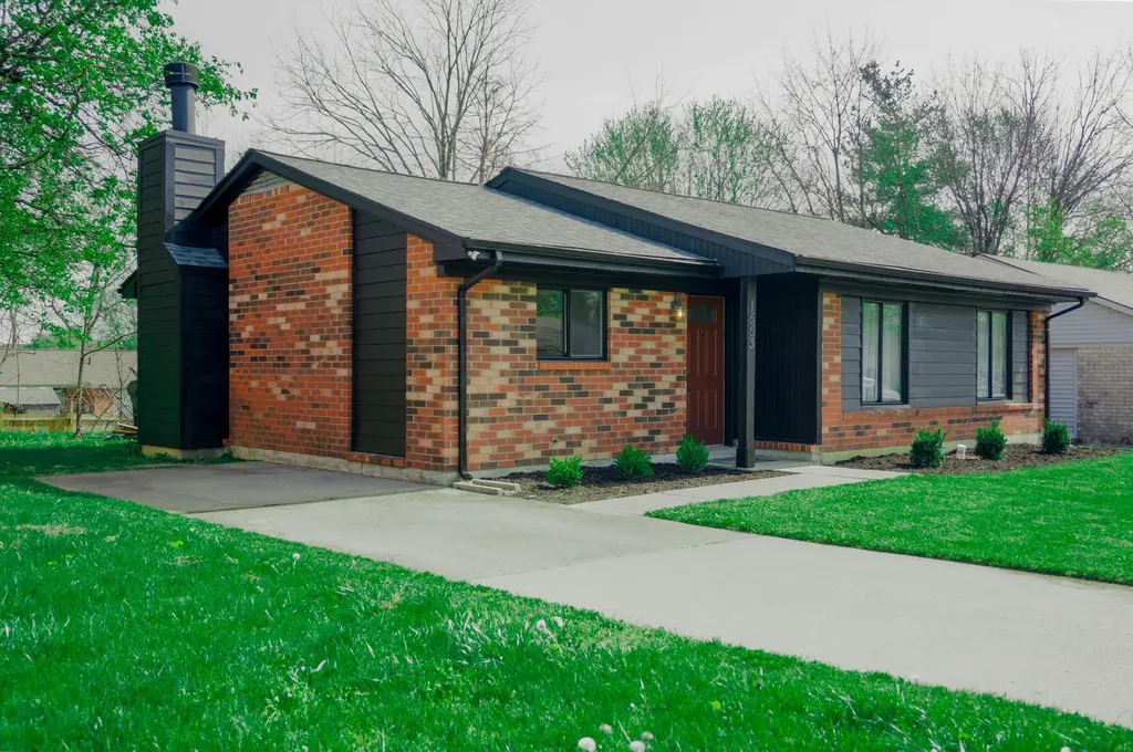 1553 Flora Glen Way Lexington KY 40515