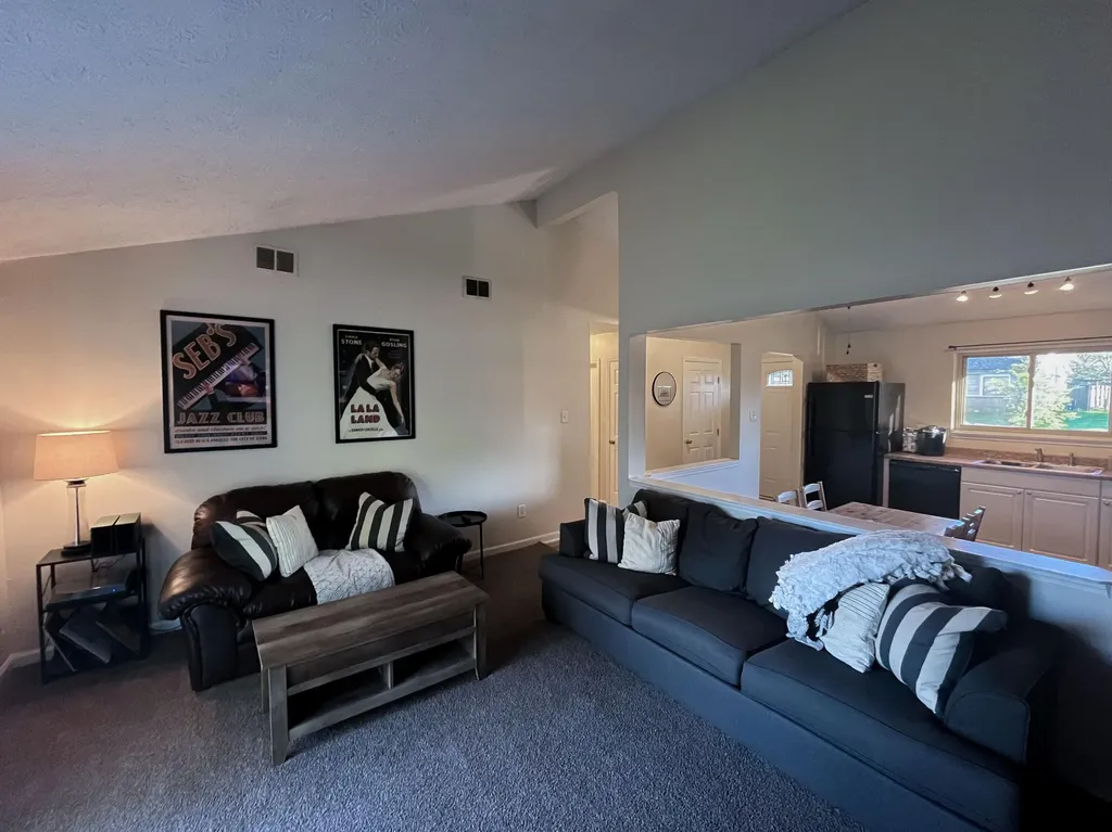 1553 Flora Glen Way Lexington KY 40515