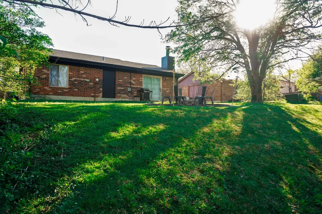 1553 Flora Glen Way Lexington KY 40515