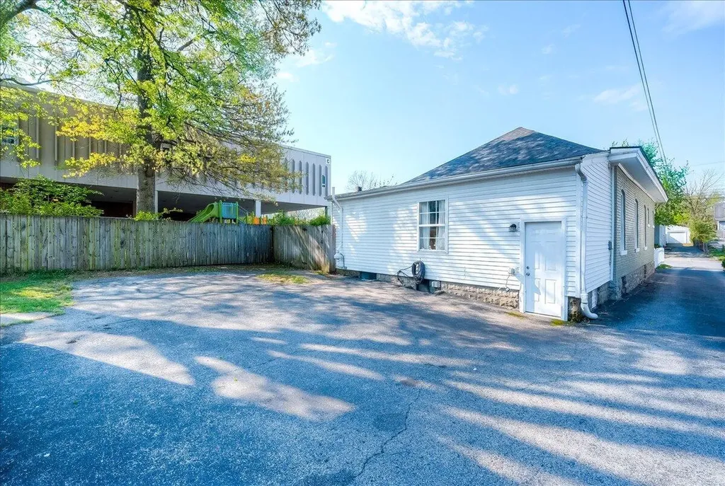 729 Hambrick Avenue Lexington KY 40508