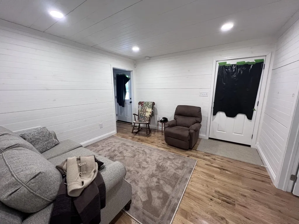 1604 Tiny Branch Frakes KY 40940