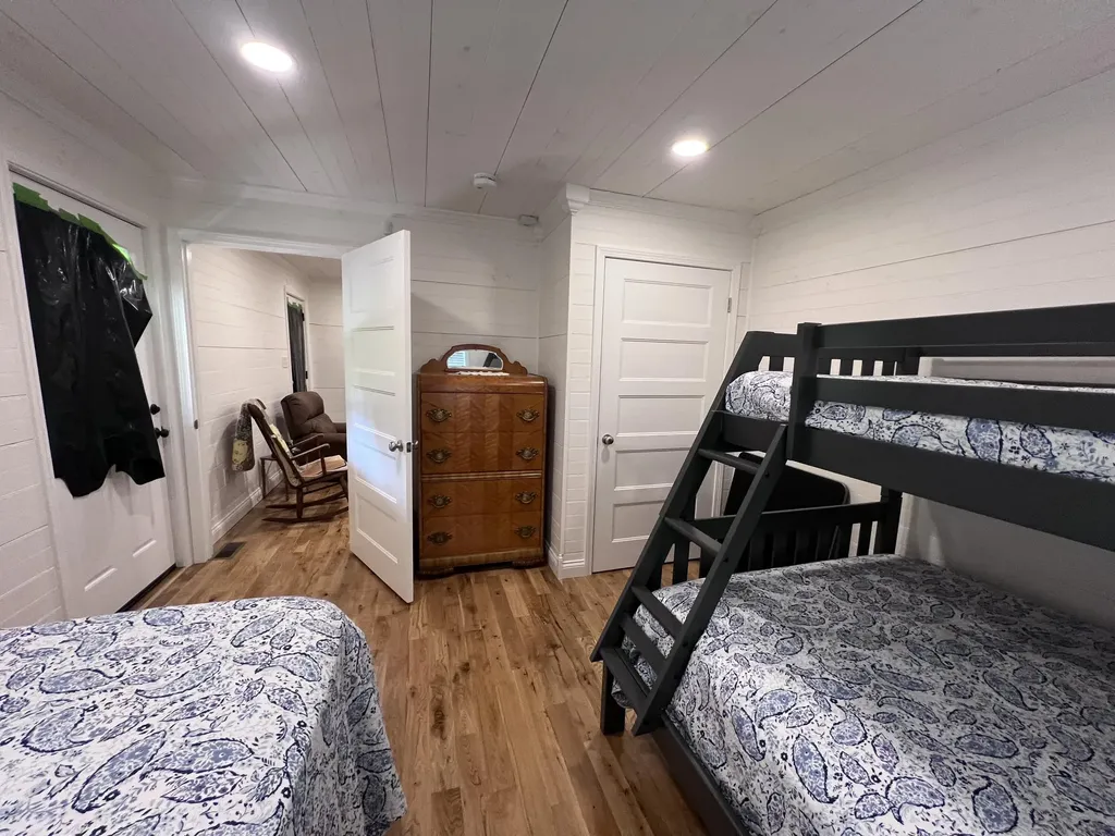 1604 Tiny Branch Frakes KY 40940