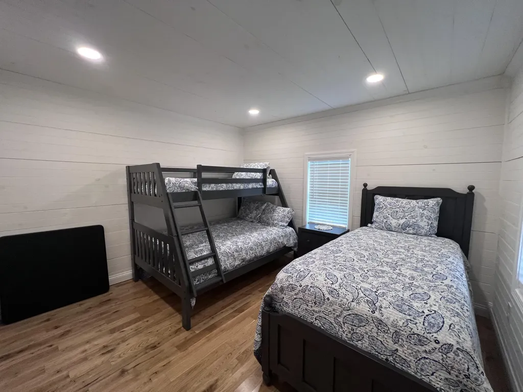 1604 Tiny Branch Frakes KY 40940
