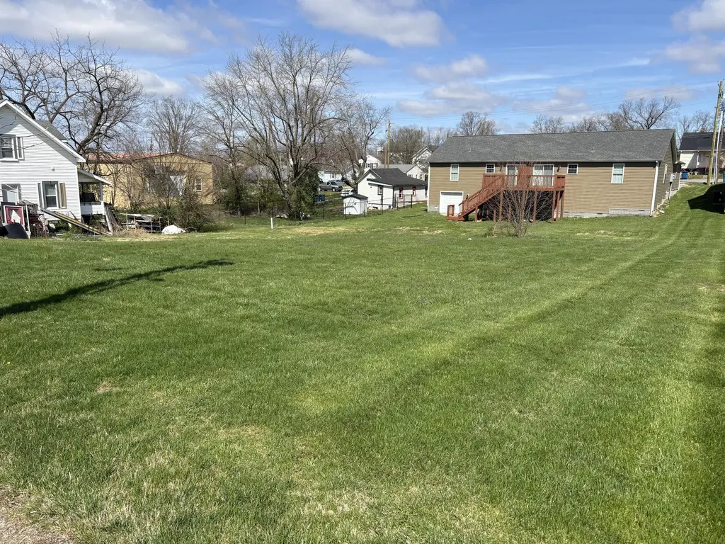 42 Ewing Avenue Harrodsburg KY 40330