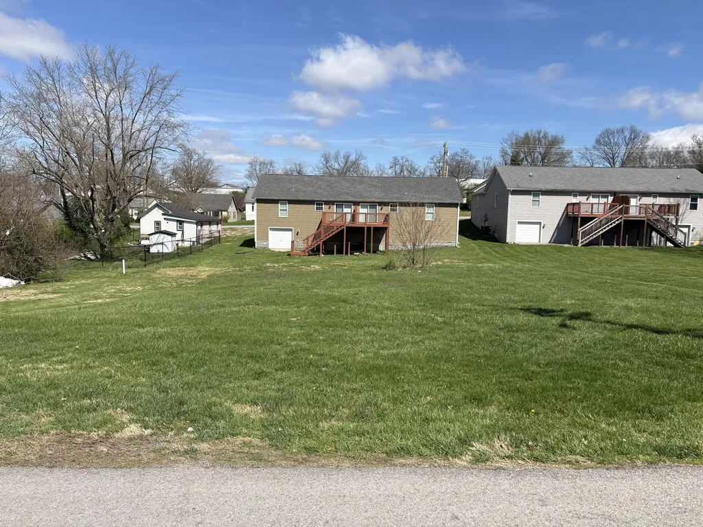 42 Ewing Avenue Harrodsburg KY 40330