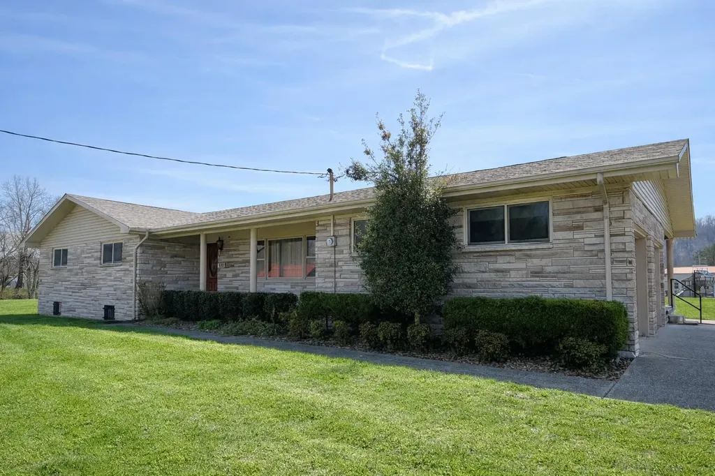 1010 N Main Street Barbourville KY 40906