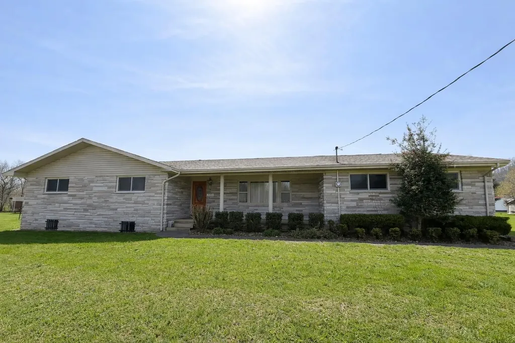 1010 N Main Street Barbourville KY 40906