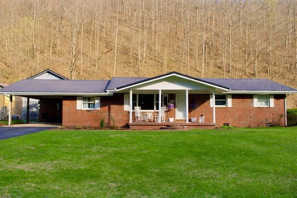 30 Amos Newsome Lane Virgie KY 41572
