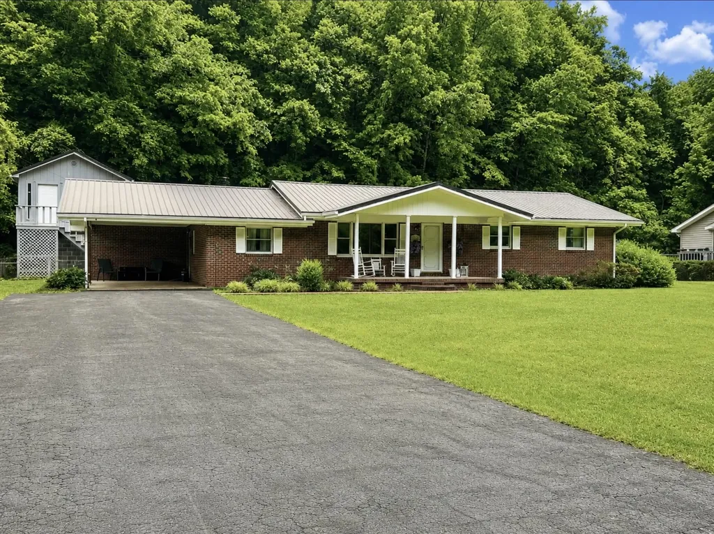 30 Amos Newsome Lane Virgie KY 41572