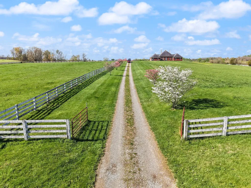 4211 Old Bull Road Eubank KY 42567