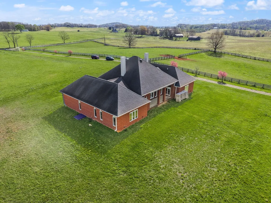 4211 Old Bull Road Eubank KY 42567