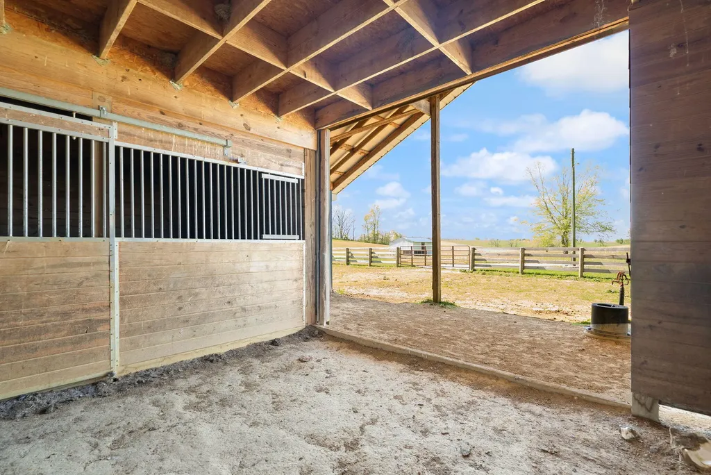 4211 Old Bull Road Eubank KY 42567