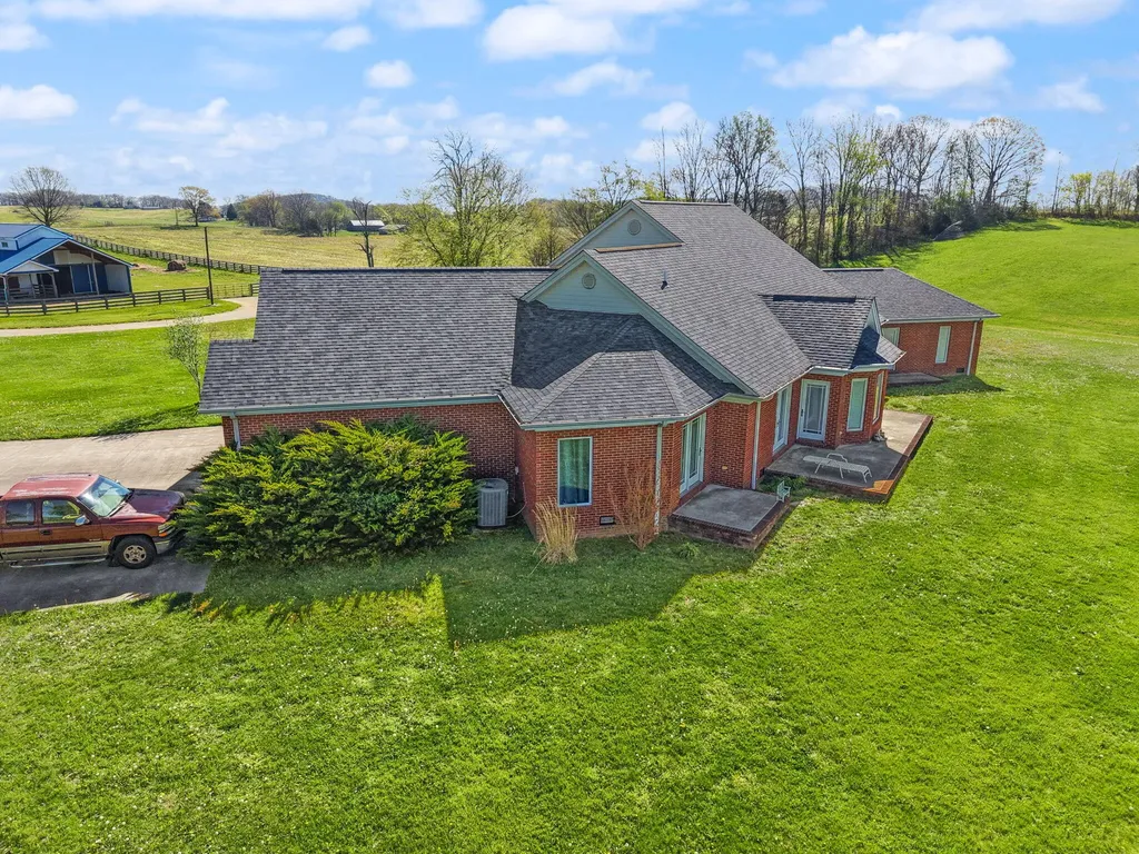 4211 Old Bull Road Eubank KY 42567