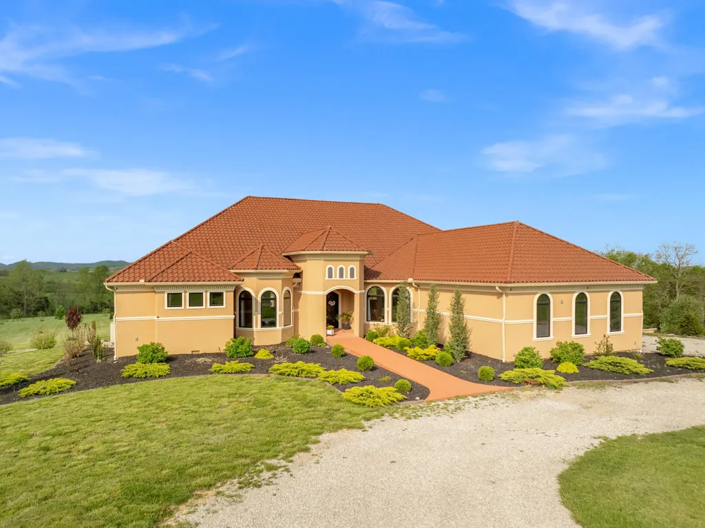 406 Halcomb Lane Paint Lick KY 40461