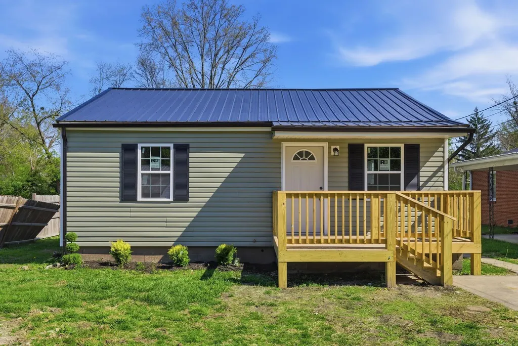 206 Dinsmore Street Berea KY 40403