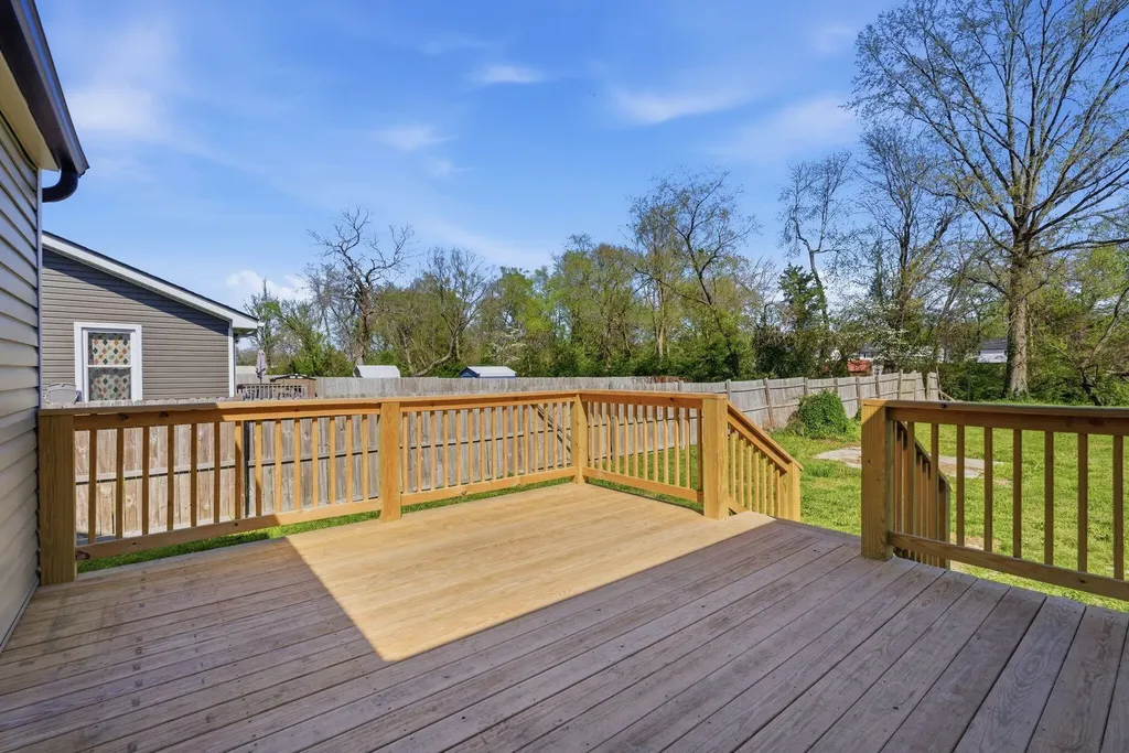 206 Dinsmore Street Berea KY 40403
