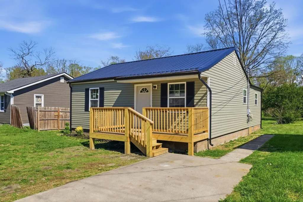 206 Dinsmore Street Berea KY 40403