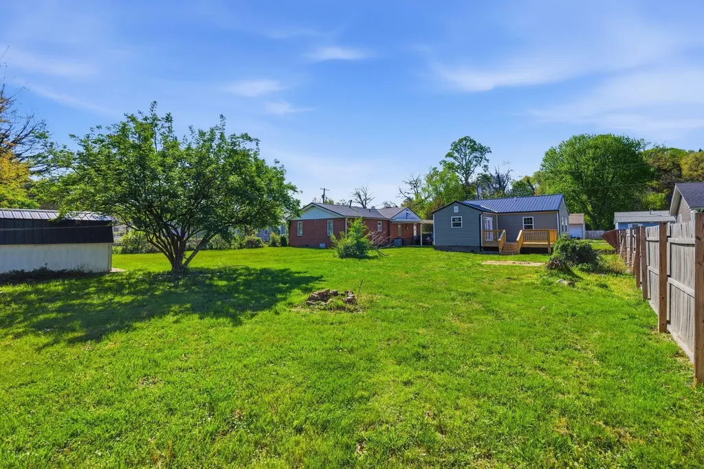 206 Dinsmore Street Berea KY 40403