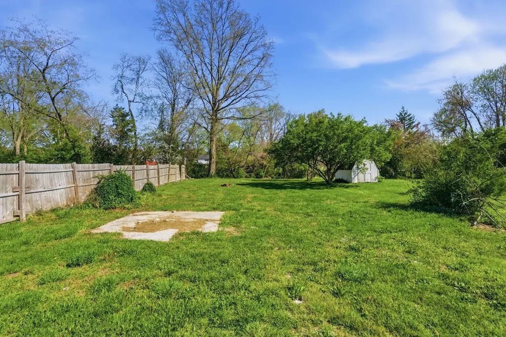 206 Dinsmore Street Berea KY 40403