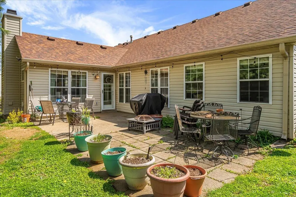 2945 Summerfield Drive Lexington KY 40511