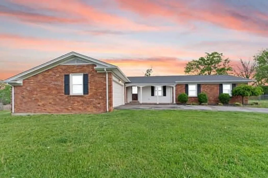 101 Holly Hill Circle Nicholasville KY 40356