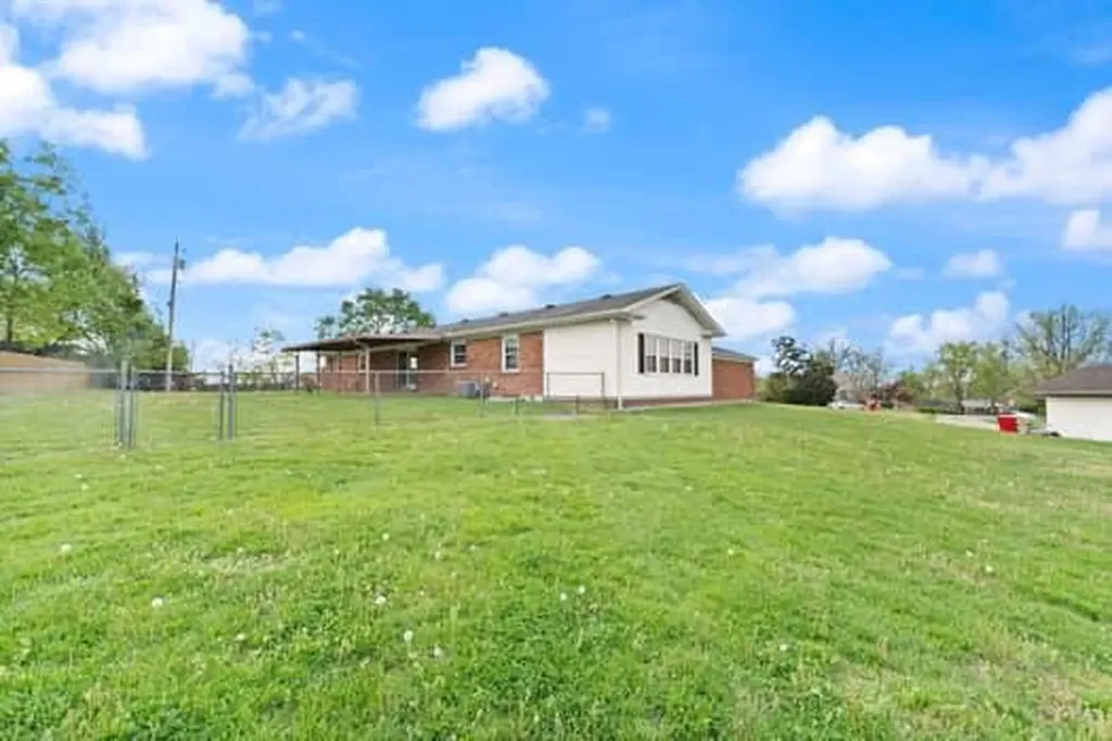 101 Holly Hill Circle Nicholasville KY 40356