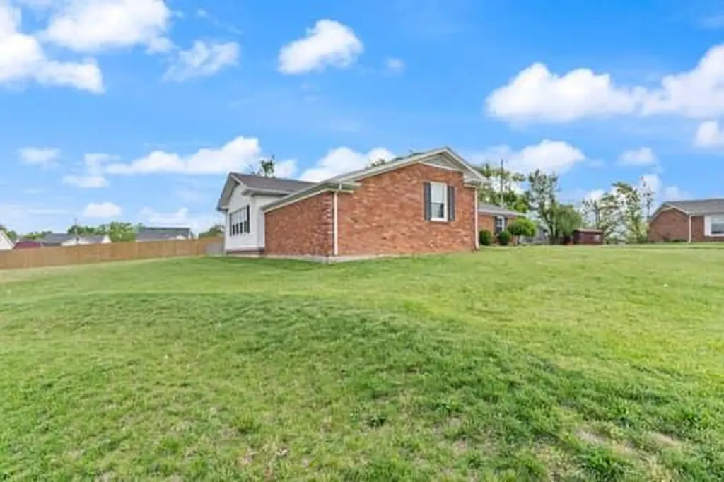 101 Holly Hill Circle Nicholasville KY 40356