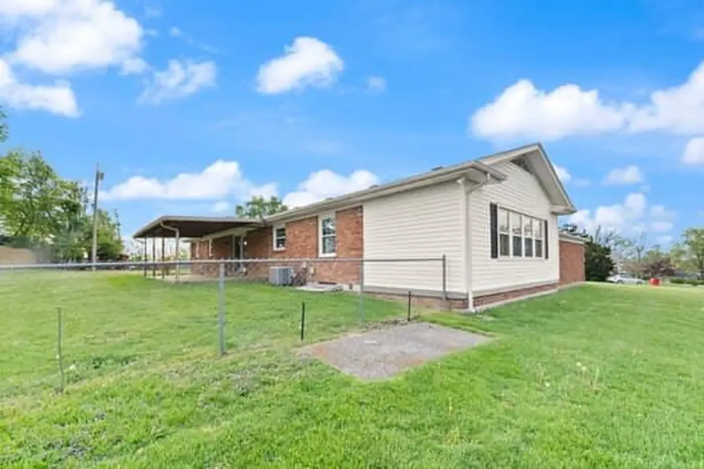 101 Holly Hill Circle Nicholasville KY 40356