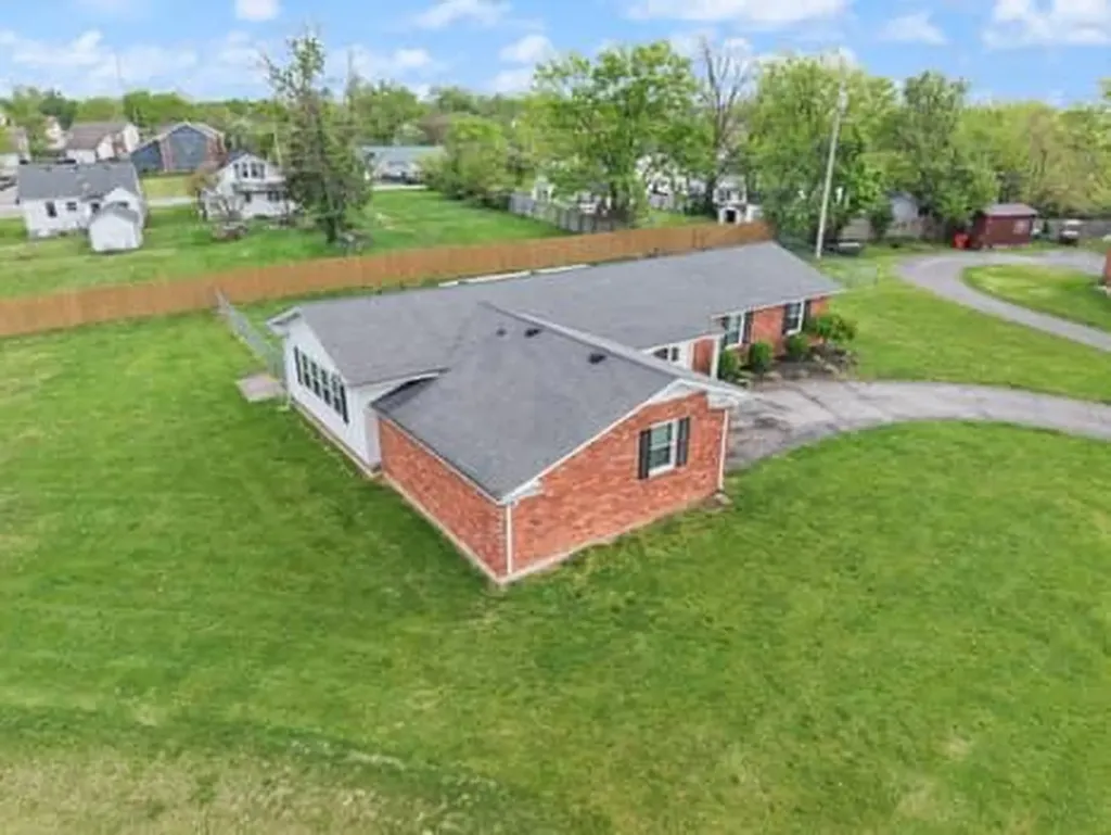 101 Holly Hill Circle Nicholasville KY 40356