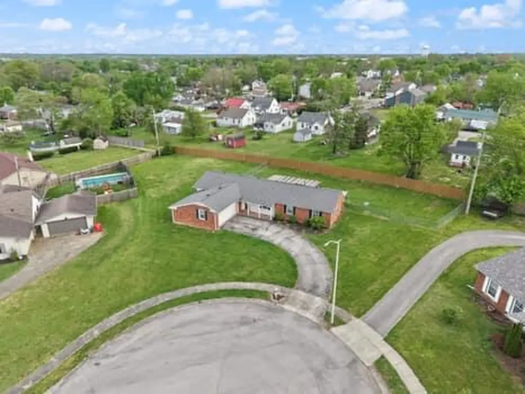 101 Holly Hill Circle Nicholasville KY 40356