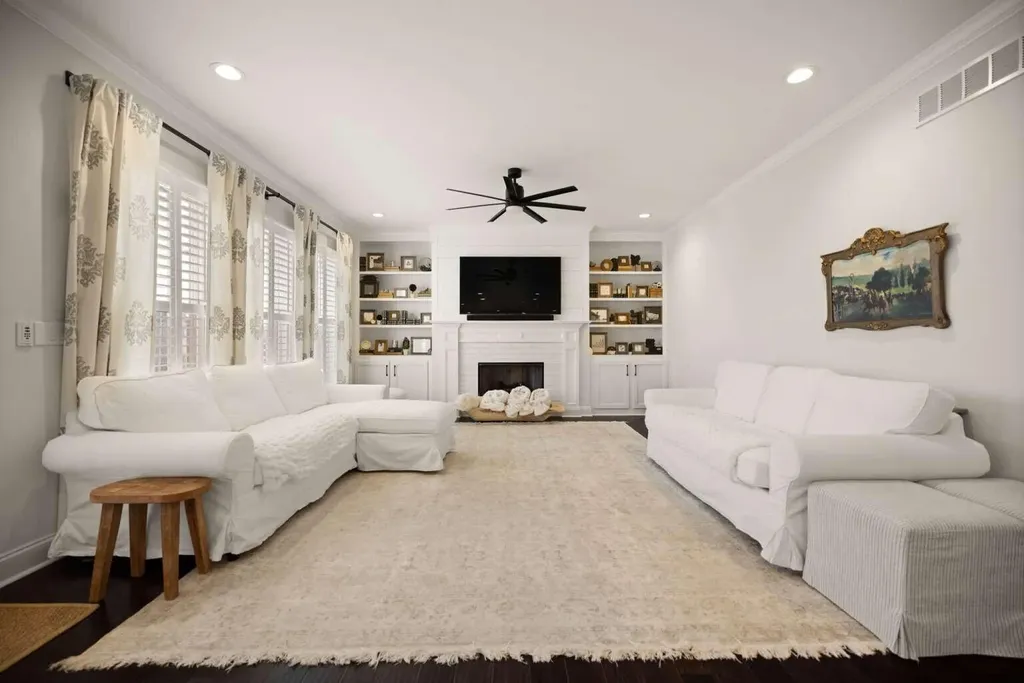 1925 Tidewater Flat Lexington KY 40509