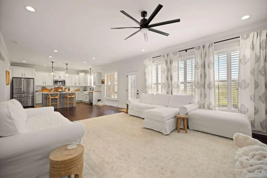 1925 Tidewater Flat Lexington KY 40509