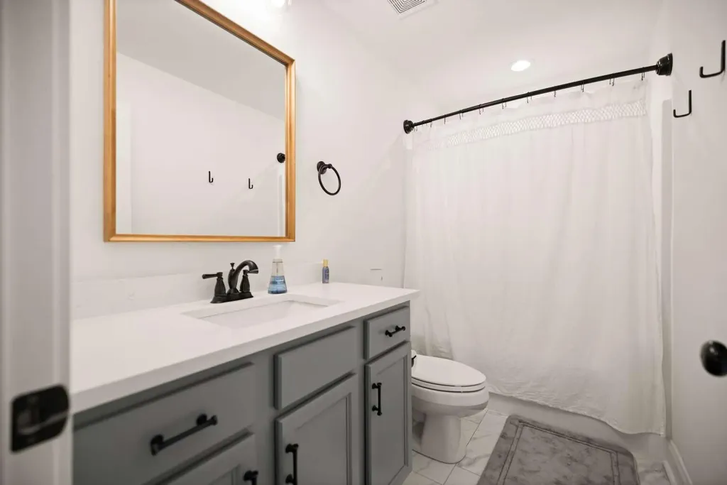 1925 Tidewater Flat Lexington KY 40509
