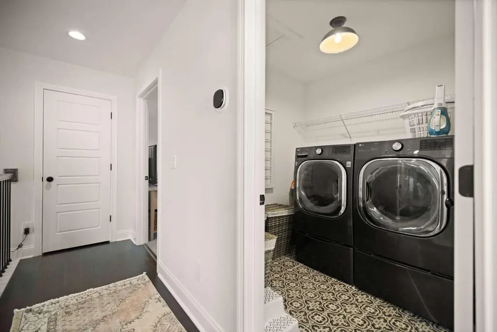 1925 Tidewater Flat Lexington KY 40509