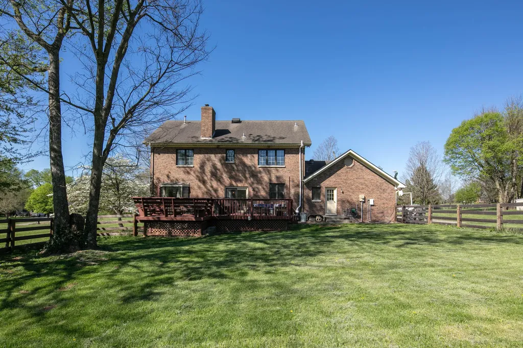 2812 Adios Court Lexington KY 40511