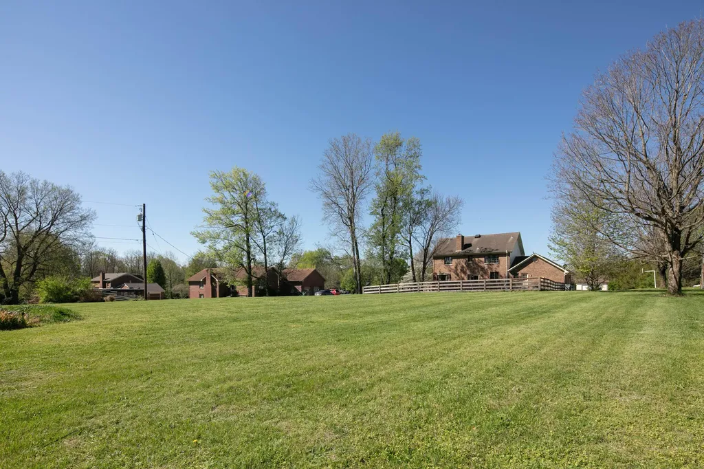 2812 Adios Court Lexington KY 40511