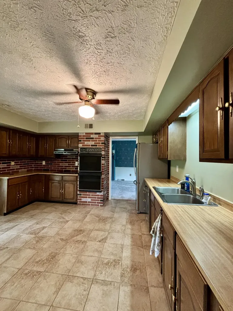 4027 Whitemark Court Lexington KY 40516
